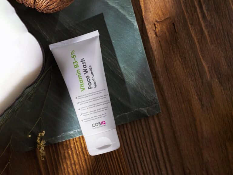 CosIQ Vitamin B3-5% Niacinamide Face Wash